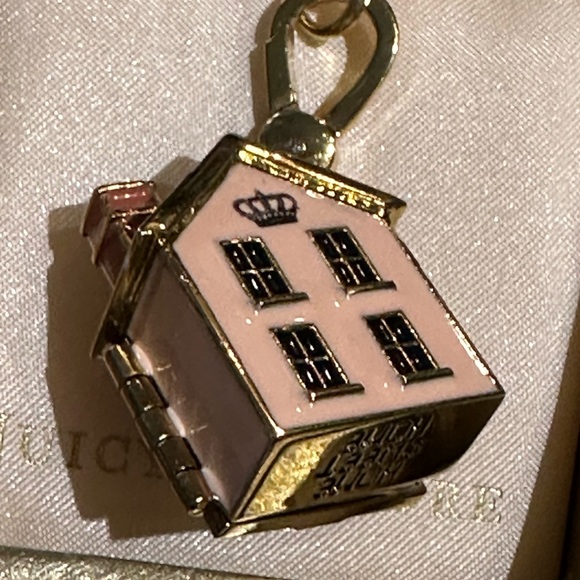 NWT RARE Juicy couture “home Sweet Home” Charm In Deluxe Box. YJRU5082 - Picture 1 of 16